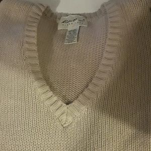 Men's sweater vest/New without a tag